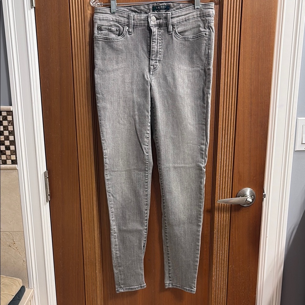 Women's Ralph Lauren Gray Skinny Jeans with Stretch. Size 6